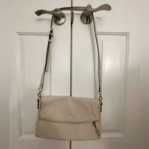 Beautiful beige Kate Spade bag / purse / pocketbook